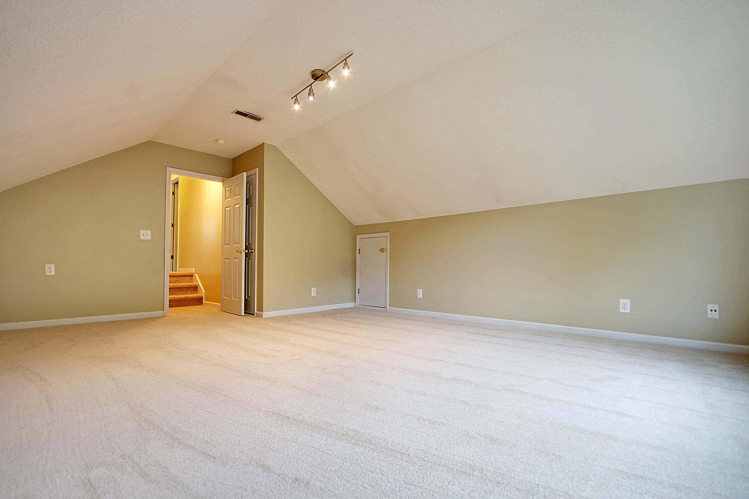 205 Burnham Road Summerville, SC 29485 - Photo 31 of 46 IMG_1978_IMG_1982 copy