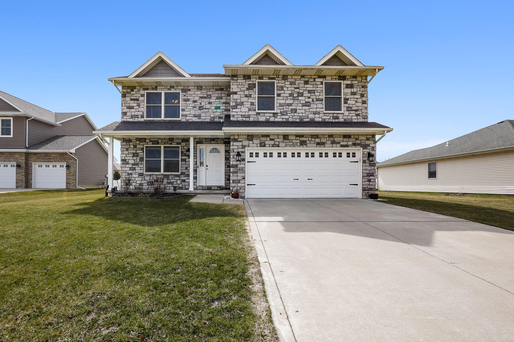7669 Amanda's Way Crown Point, IN 46307 - Photo 1 of 30 2048x1365