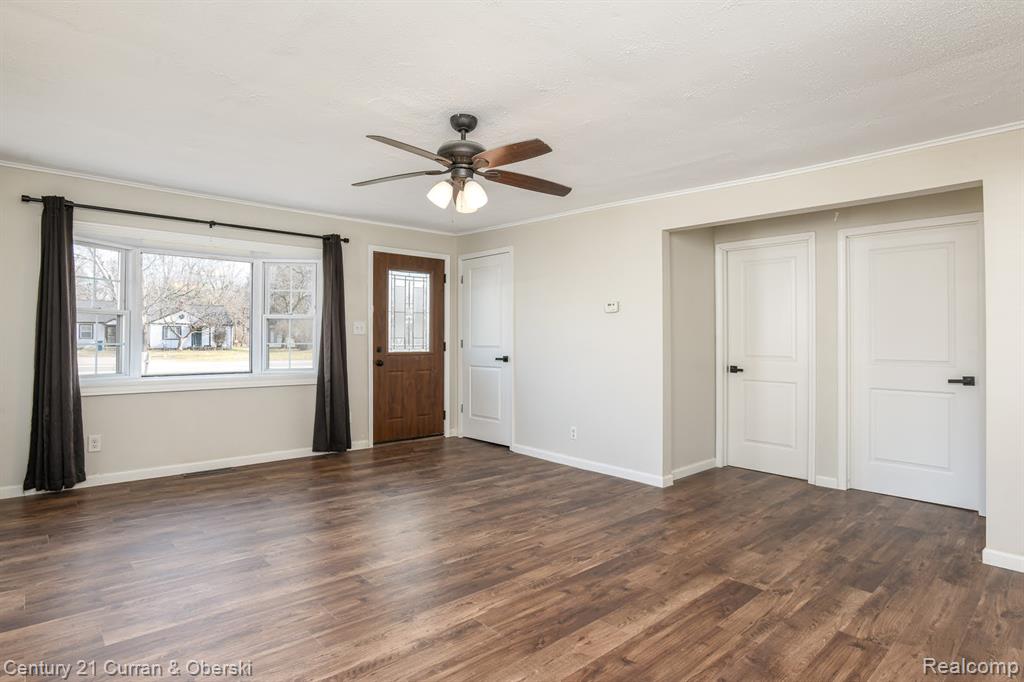 17528 Sumpter Road Belleville, MI 48111 - Photo 7 of 30