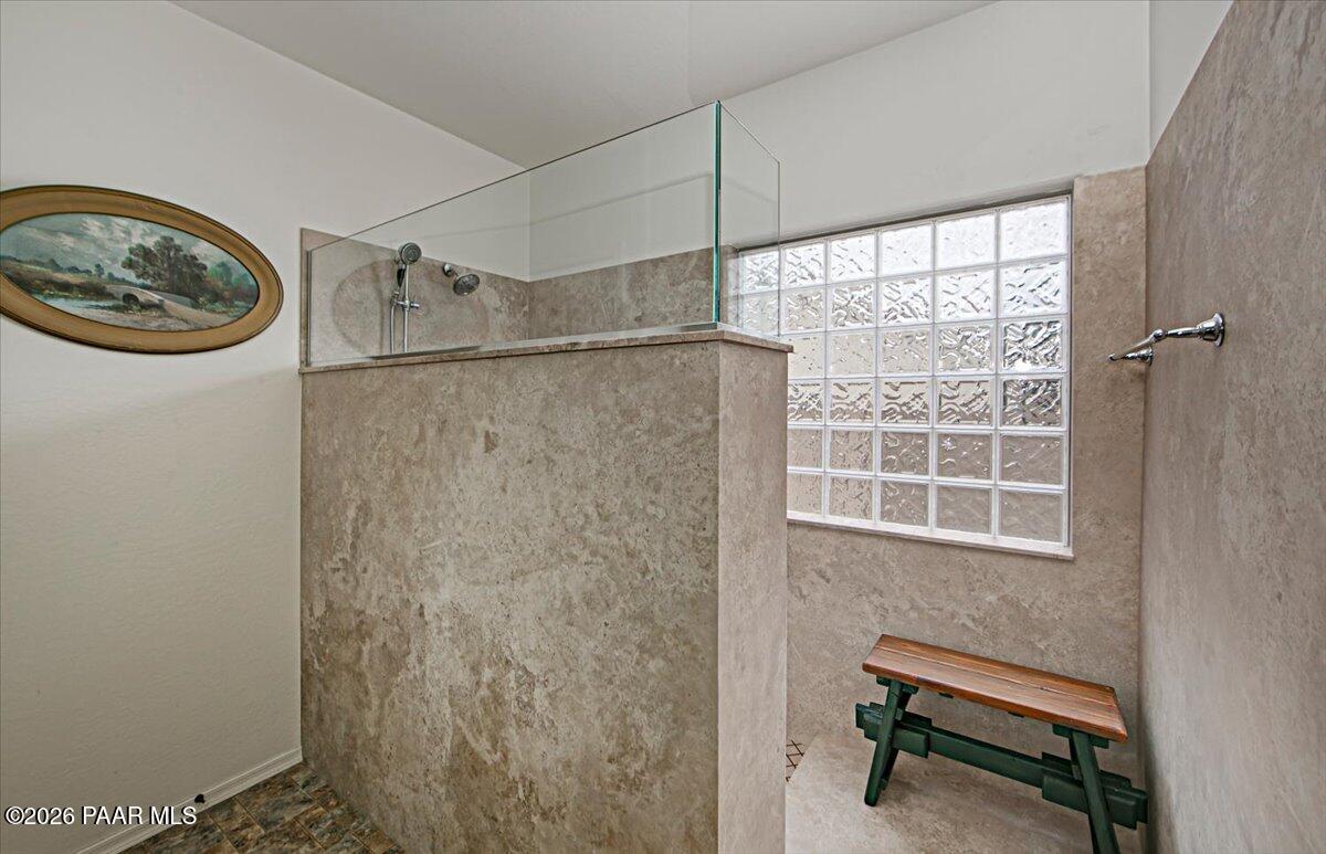 7915 North Sunset Ridge Prescott Valley, AZ 86315 - Photo 14 of 23 14-Primary Bathroom