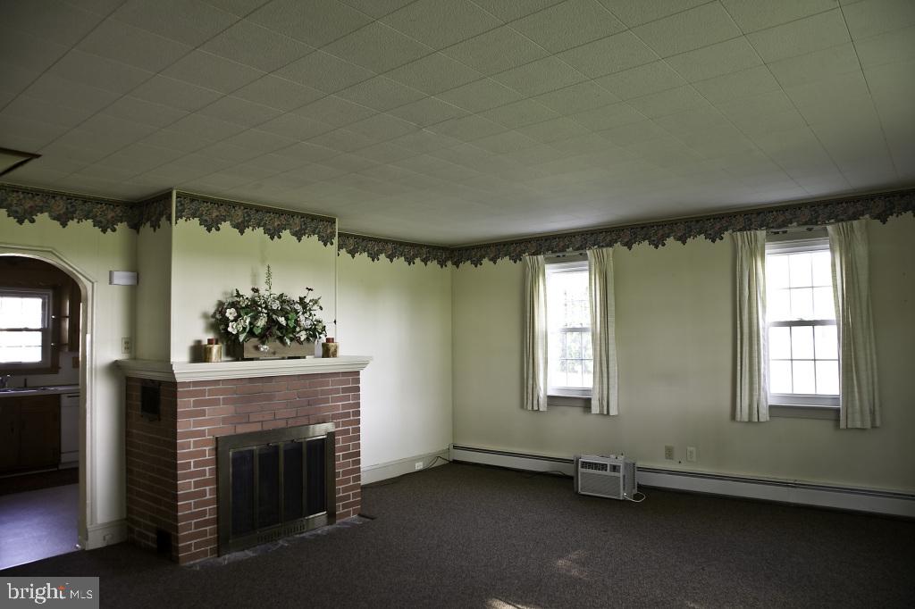 70 North Esbenshade Road Manheim, PA 17545 - Photo 2 of 7 Gallery Image 2