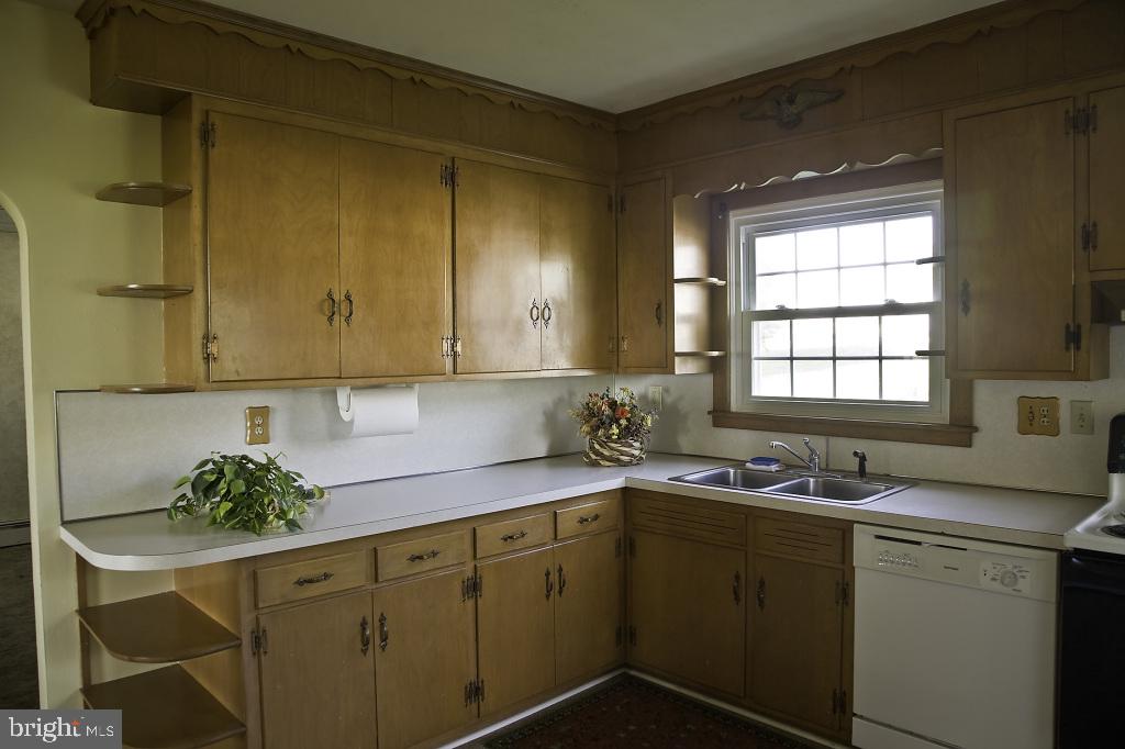 70 North Esbenshade Road Manheim, PA 17545 - Photo 3 of 7 Gallery Image 3