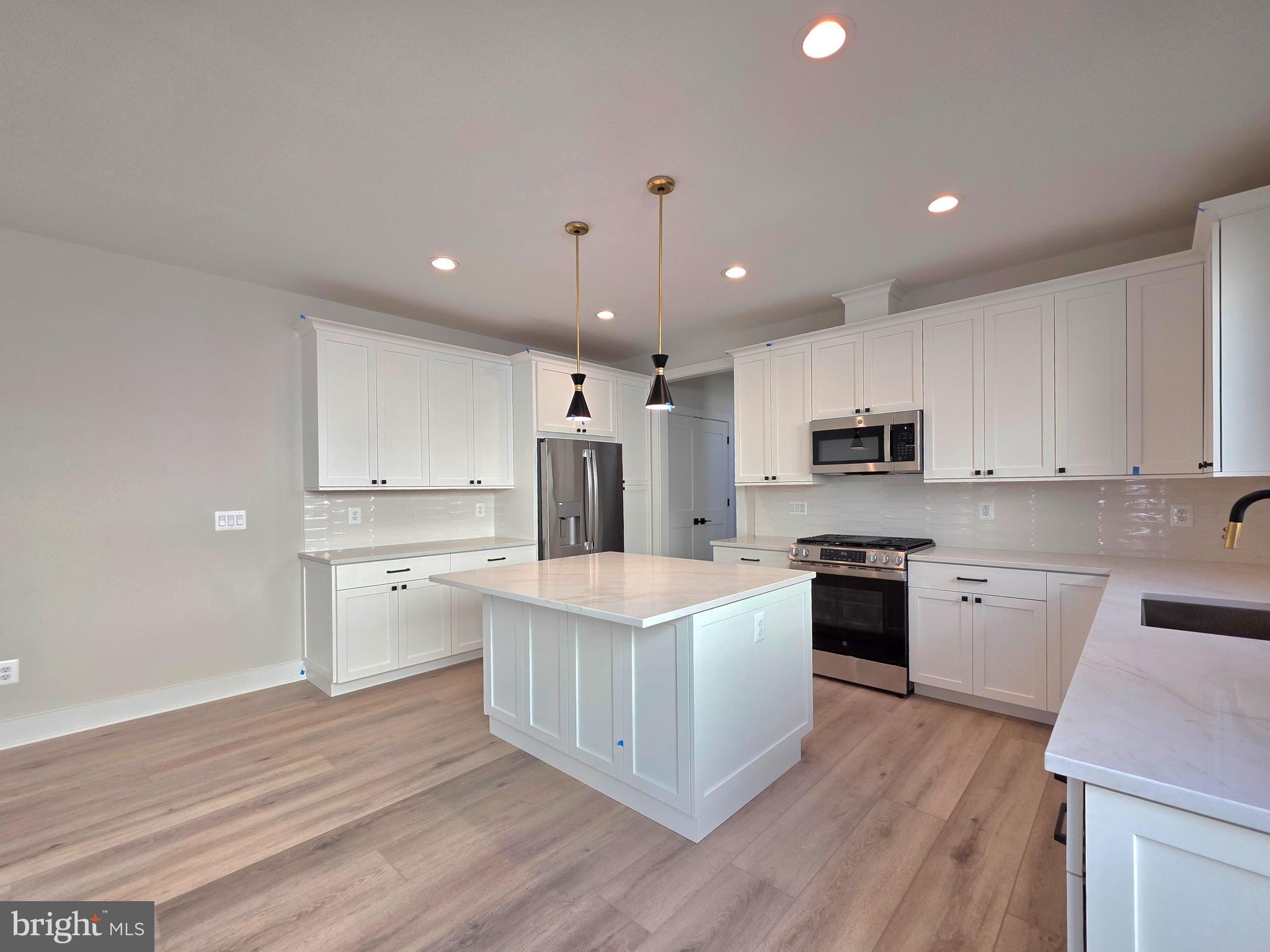 41 East Reed Avenue Alexandria, VA 22305 - Photo 7 of 31