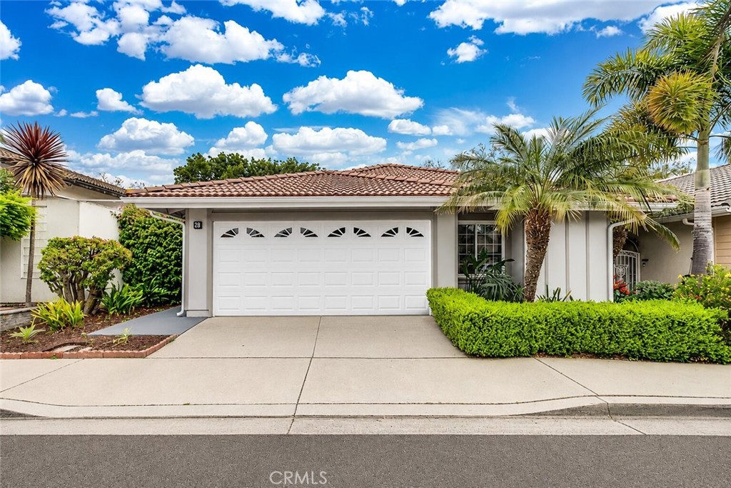 39 Castillo Irvine, CA 92620 - Photo 1 of 21
