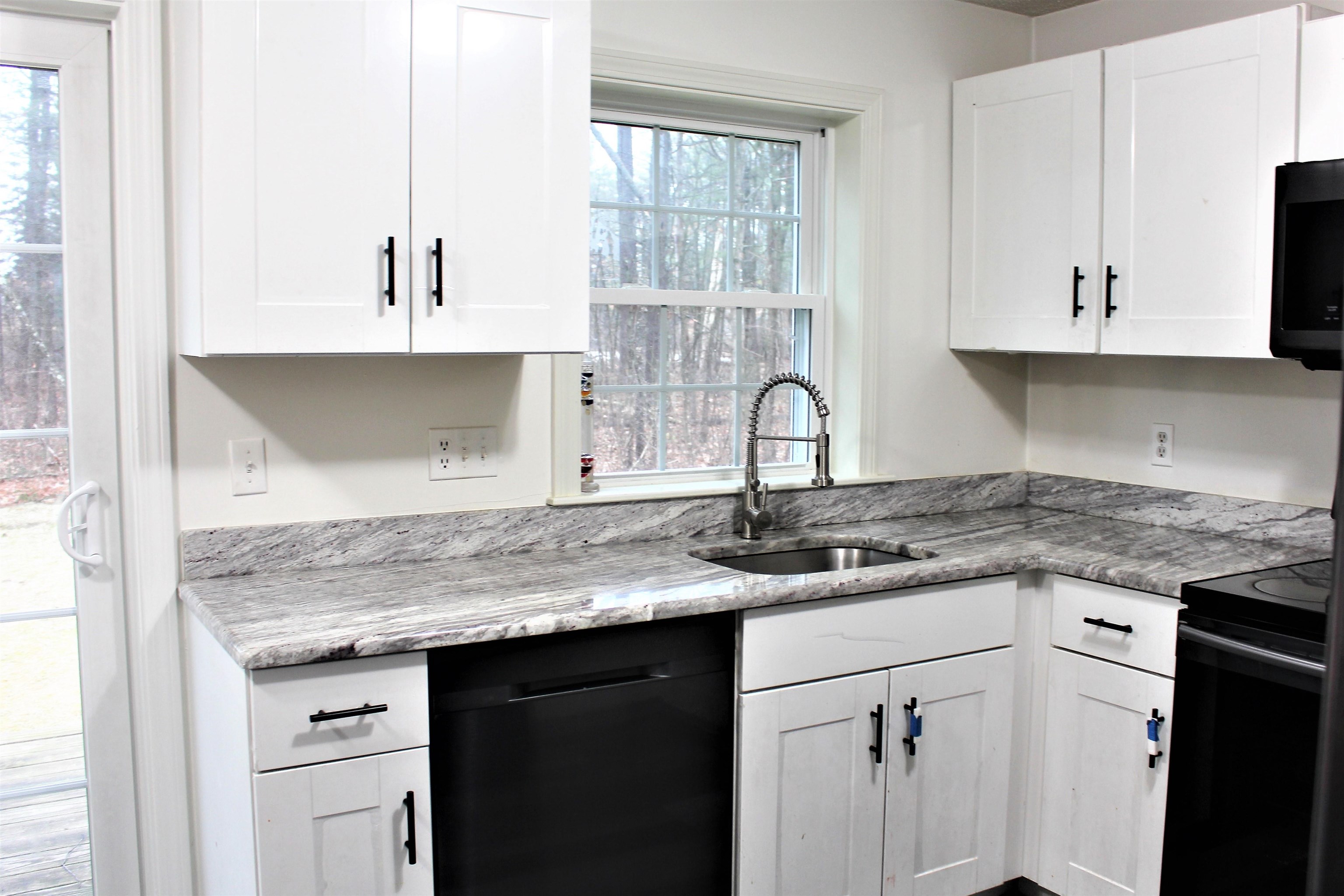 6 Northeast Village Road Concord, NH 03301 - Photo 7 of 23