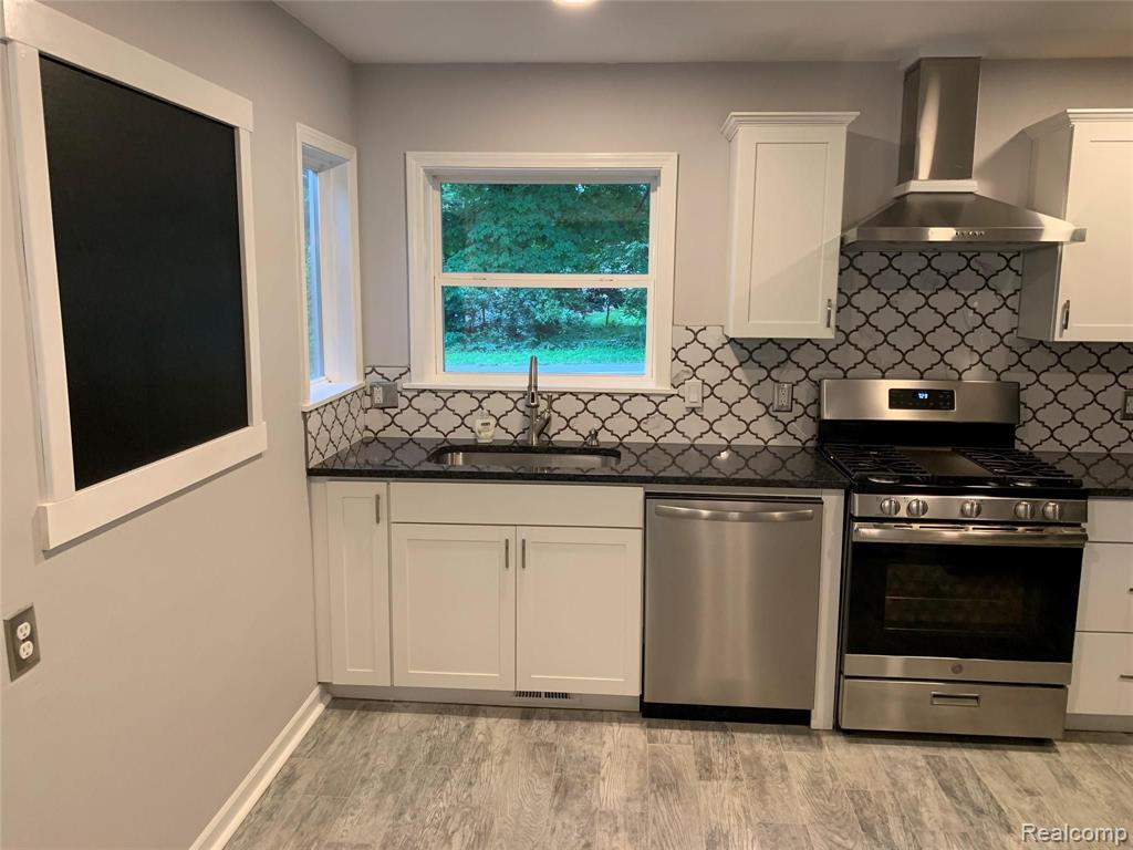 4859 Crooked Lake Road Howell, MI 48843 - Photo 13 of 90