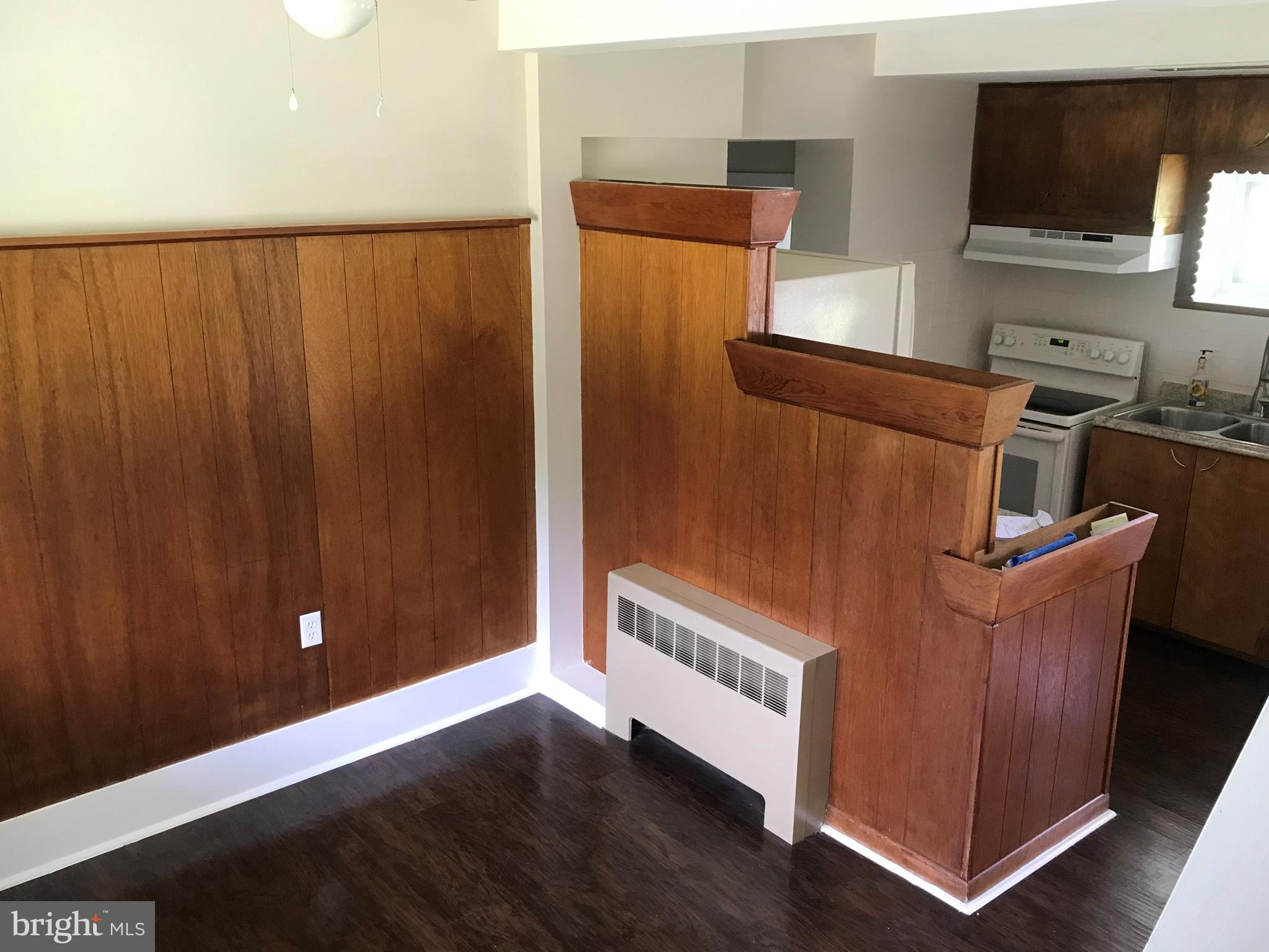 705 West Chestnut Hill Road Newark, DE 19713 - Photo 13 of 27 Dining area off kitchen