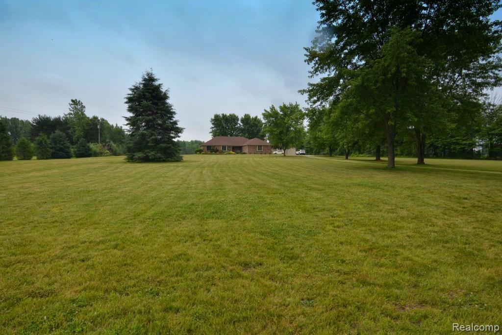 7675 Big Hand Road Columbus, MI 48063 - Photo 41 of 45 DSC_0265.jpg