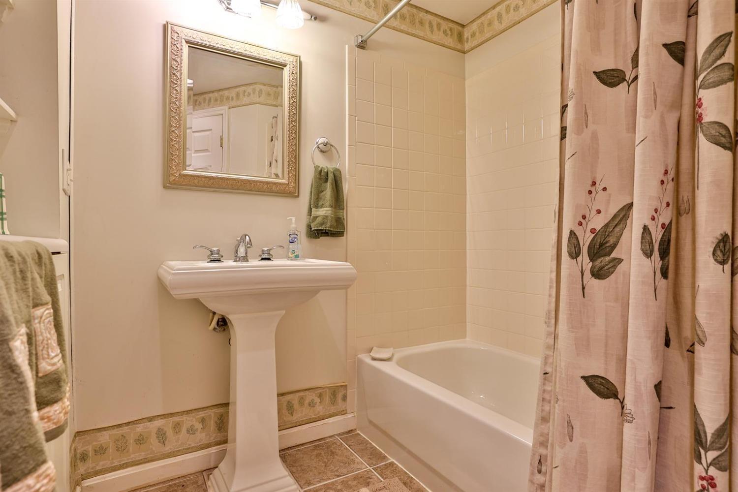 350 Compton Road Cincinnati, OH 45215 - Photo 28 of 43