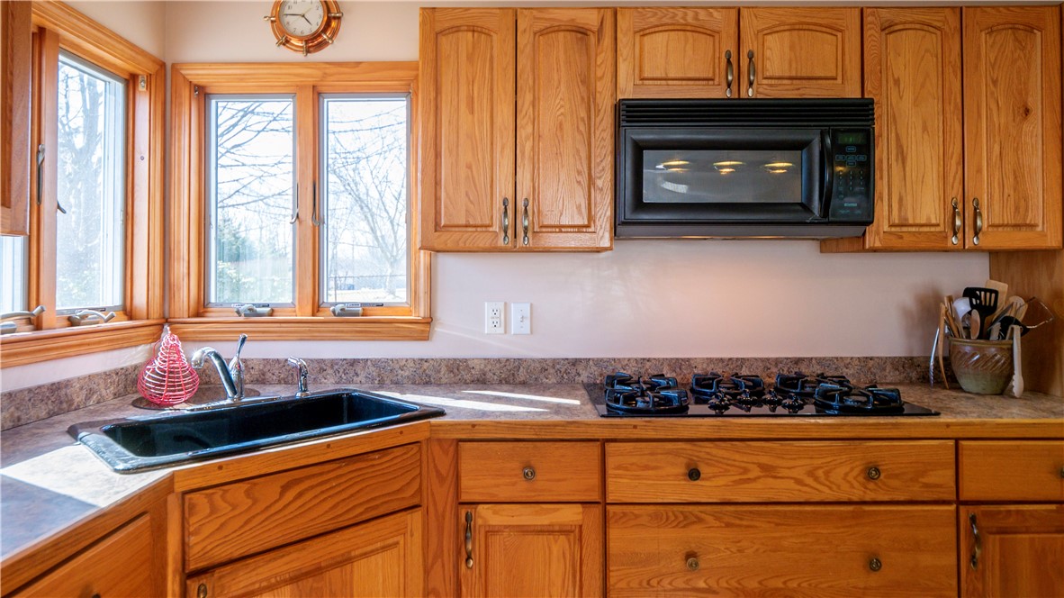 83 Bliss Mine Road Newport, RI 02840 - Photo 9 of 41