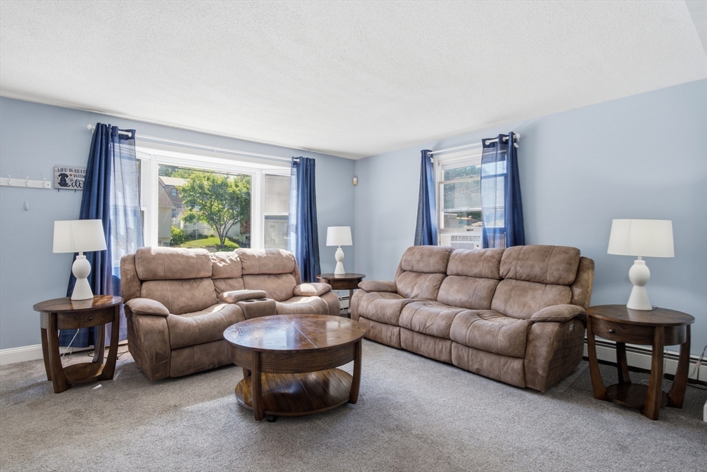 137 Maplewood Road Lynn, MA 01904 - Photo 10 of 39