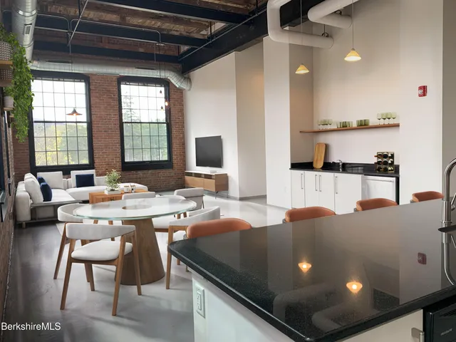 $1,200,000 | 160 Water Street, Unit 407, Williamstown, MA 01267