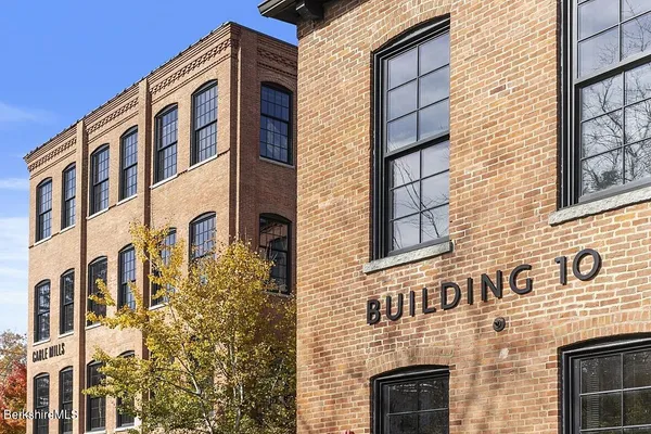 $1,200,000 | 160 Water Street, Unit 407, Williamstown, MA 01267