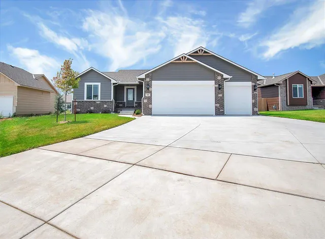 $322,428 | 705 North Casado Court, Goddard, KS 67052