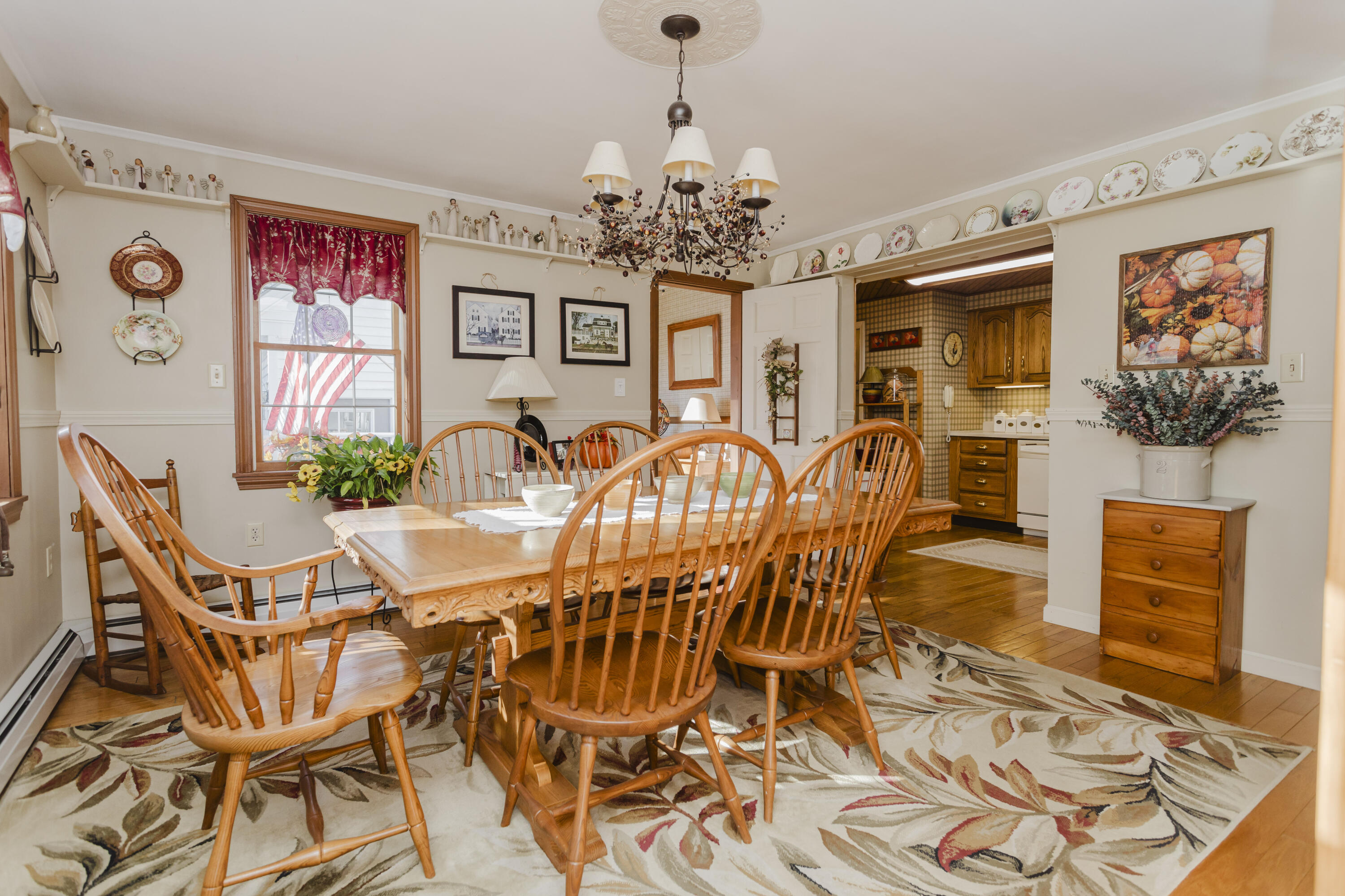 285 Yarmouth Road Gray, ME 04039 - Photo 8 of 29 Dining room
