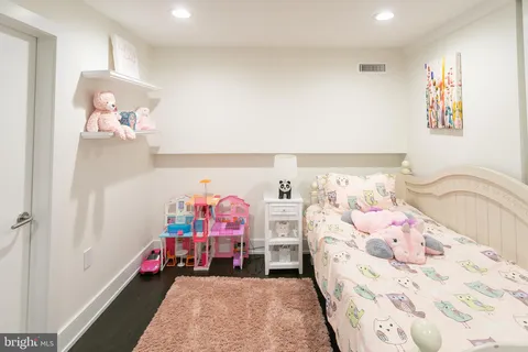 $4,700 | 1508 Pine Street, Unit A, Philadelphia, PA 19102