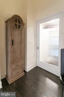 $4,700 | 1508 Pine Street, Unit A, Philadelphia, PA 19102