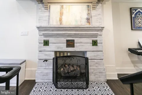 $4,700 | 1508 Pine Street, Unit A, Philadelphia, PA 19102