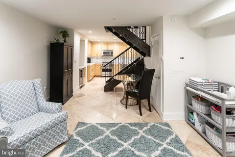 $4,700 | 1508 Pine Street, Unit A, Philadelphia, PA 19102