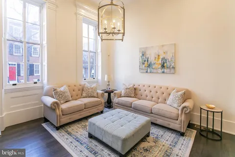 $4,700 | 1508 Pine Street, Unit A, Philadelphia, PA 19102