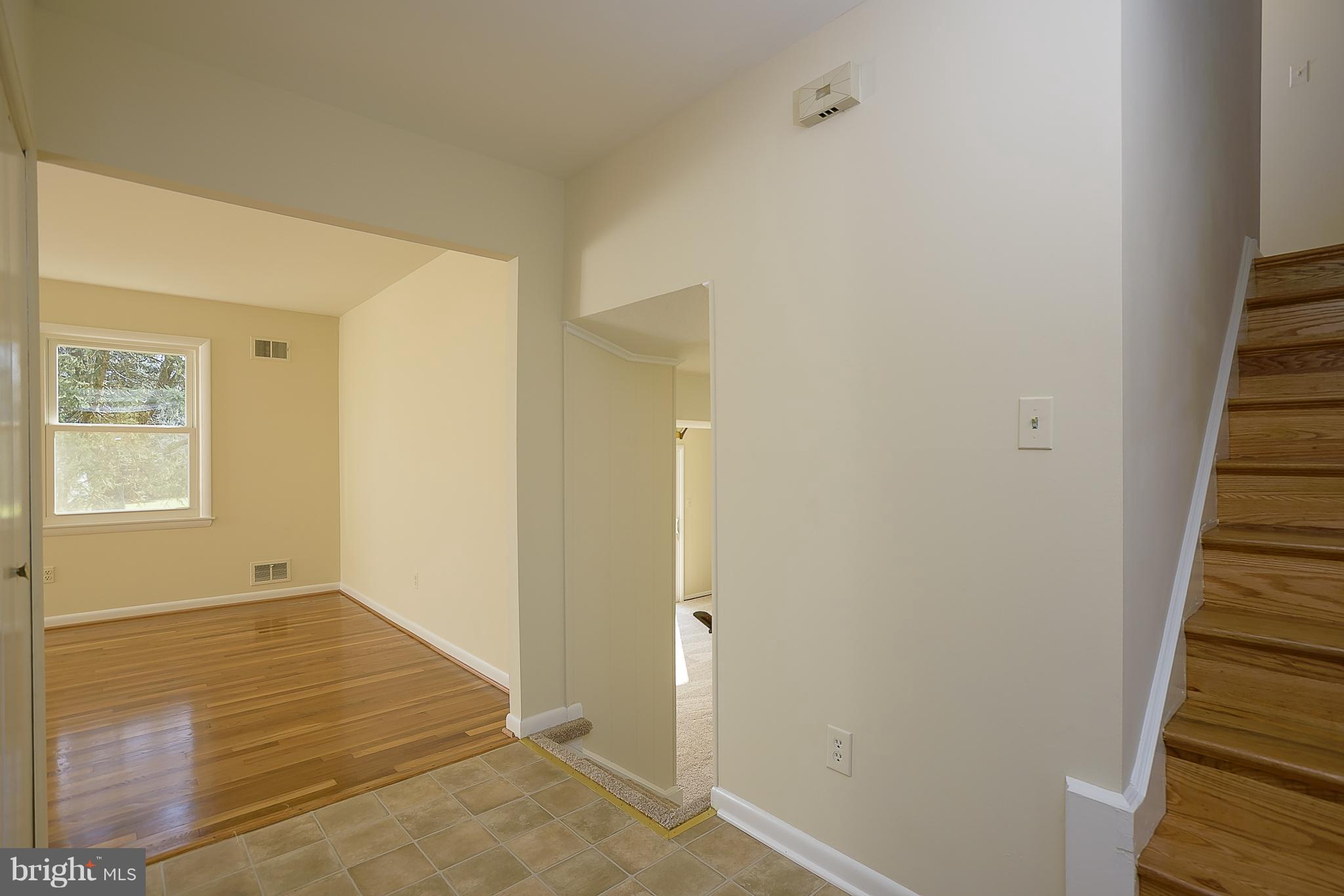 15625 Riding Stable Road Laurel, MD 20707 - Photo 8 of 30 Foyer