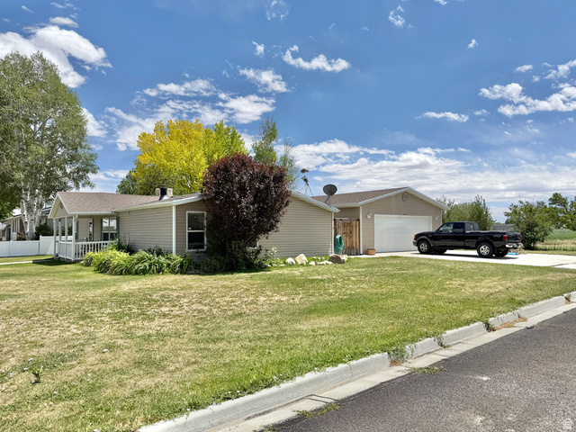 105 500 South Ferron, UT 84523 - Photo 3 of 27