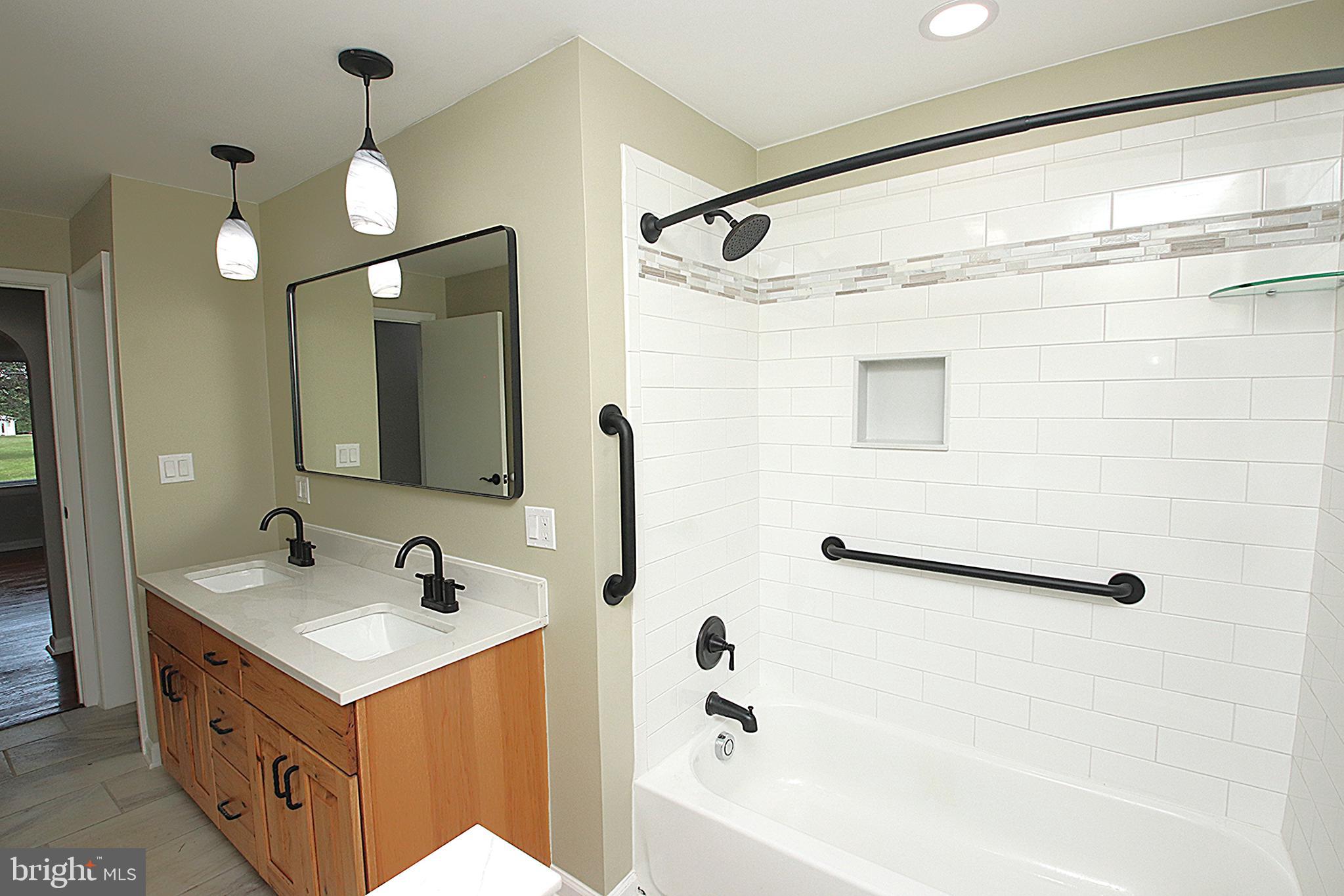12113 Walnut Point Road Hagerstown, MD 21740 - Photo 12 of 29 Bathroom