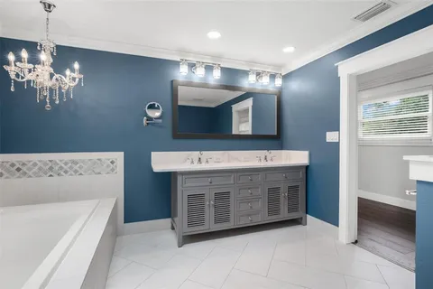 $885,000 | 427 Villa Grande Avenue South, St. Petersburg, FL 33707