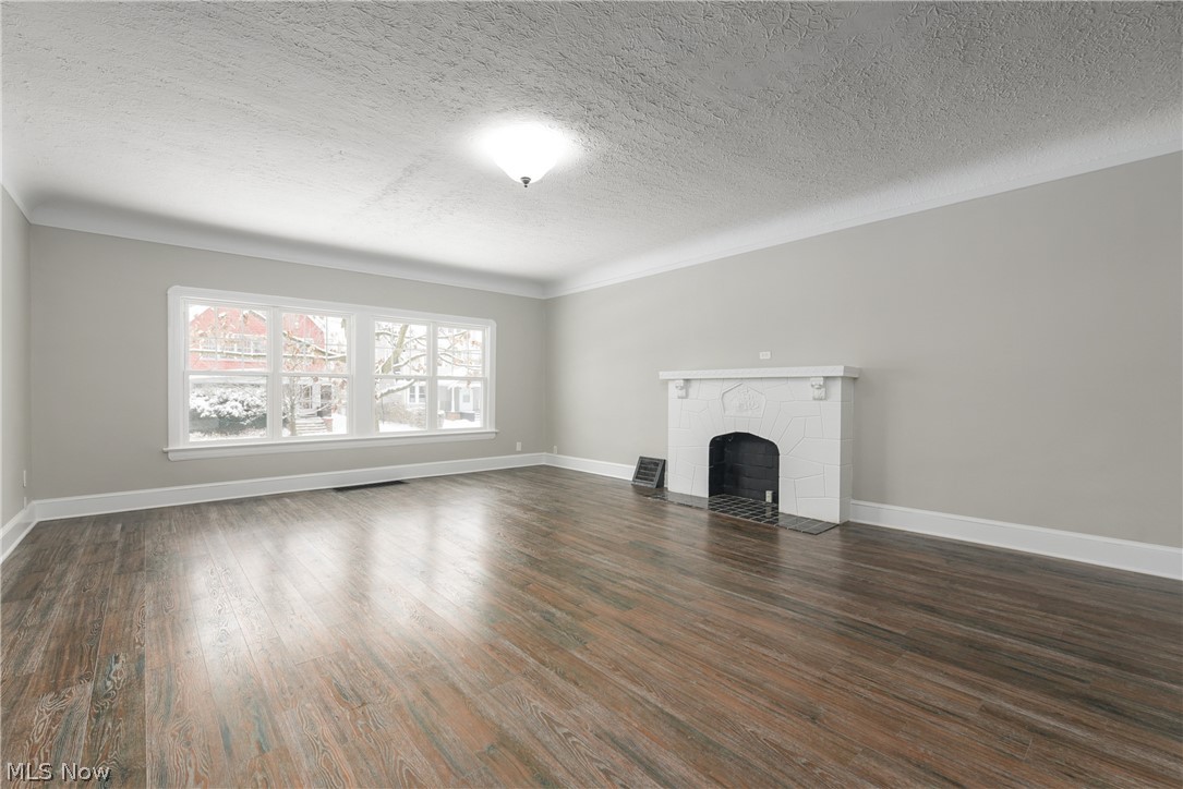3306 East Overlook Road Cleveland Heights, OH 44118 - Photo 5 of 35