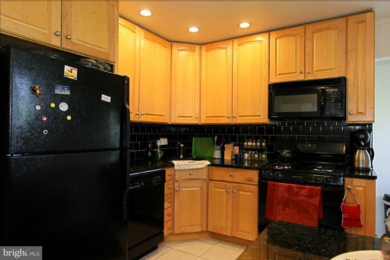11116 Rock Road Rockville, MD 20852 - Photo 6 of 20 Kitchen