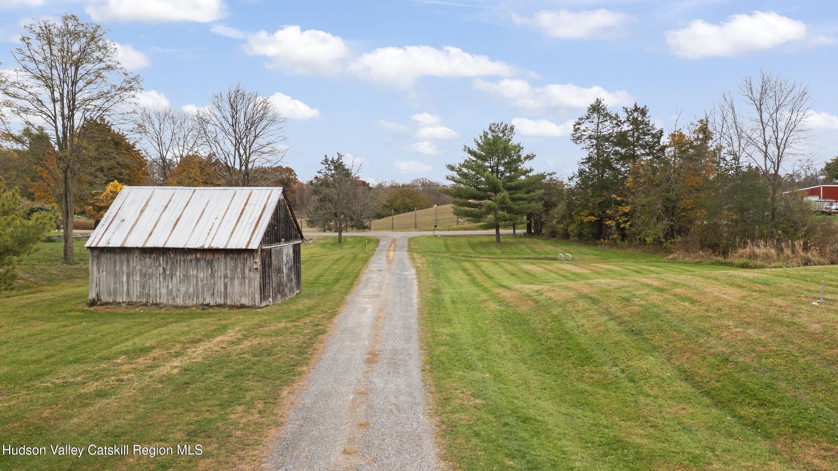 300 County Rte 6 Germantown, NY 12526 - Photo 17 of 17 300 CR 6 driveway