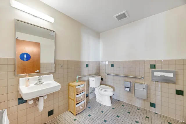 $2,199,000 | 201 Western Avenue, Petaluma, CA 94952