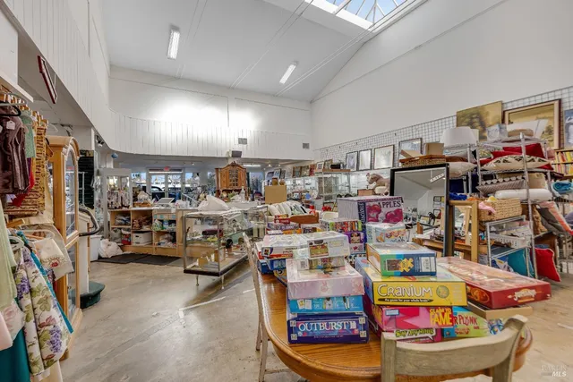 $2,199,000 | 201 Western Avenue, Petaluma, CA 94952