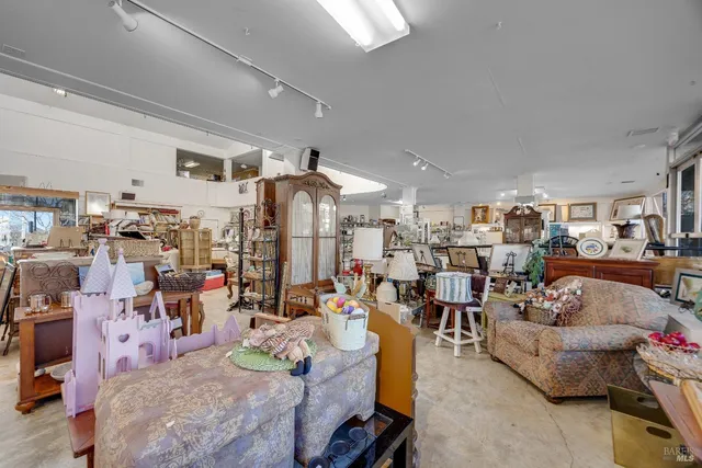 $2,199,000 | 201 Western Avenue, Petaluma, CA 94952