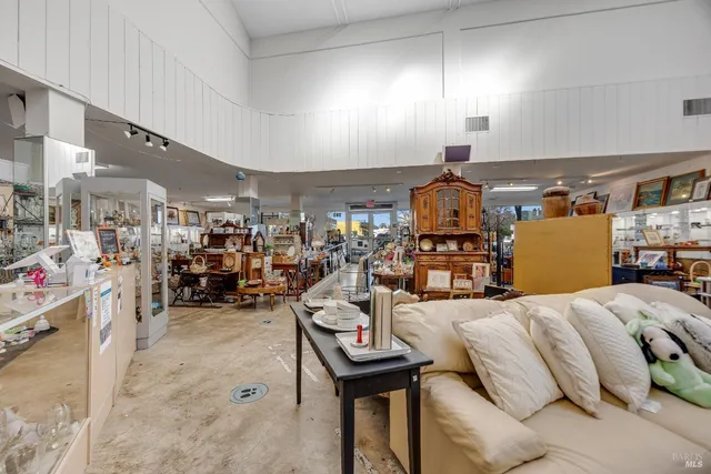 $2,199,000 | 201 Western Avenue, Petaluma, CA 94952