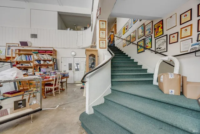 $2,199,000 | 201 Western Avenue, Petaluma, CA 94952