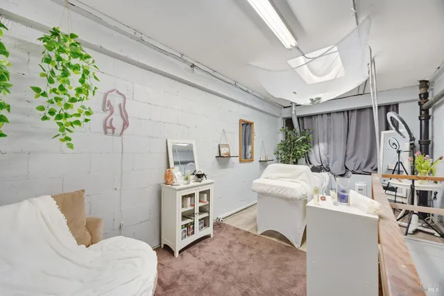 $2,199,000 | 201 Western Avenue, Petaluma, CA 94952