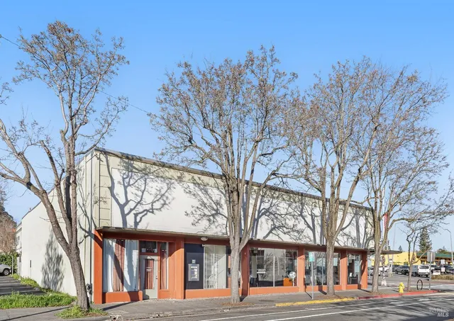 $2,199,000 | 201 Western Avenue, Petaluma, CA 94952