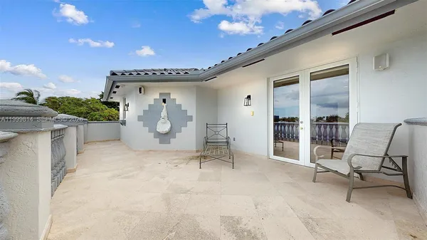 $6,700,000 | 1131 Stillwater Drive, Miami Beach, FL 33141