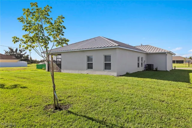 $2,450 | 303 Northwest 3rd Place, Cape Coral, FL 33993