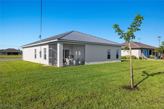 $2,450 | 303 Northwest 3rd Place, Cape Coral, FL 33993