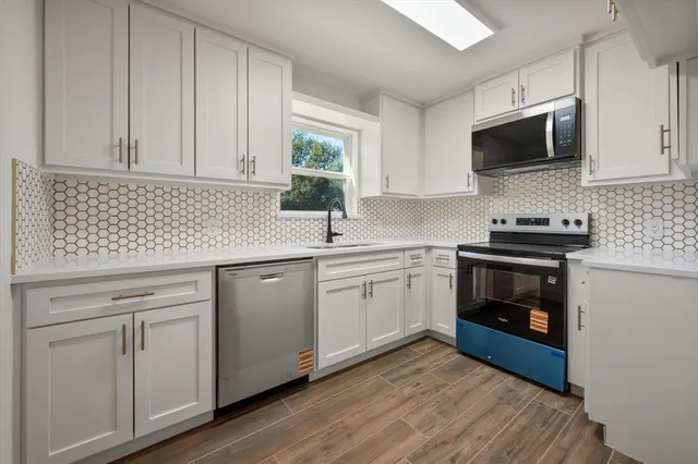 $274,000 | 520 Northwest Charlyne Drive, Burleson, TX 76028