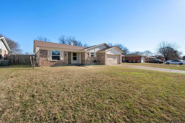 $274,000 | 520 Northwest Charlyne Drive, Burleson, TX 76028