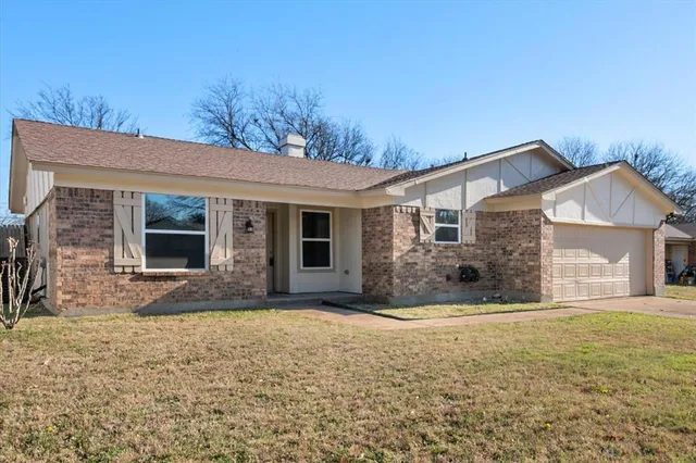 $274,000 | 520 Northwest Charlyne Drive, Burleson, TX 76028