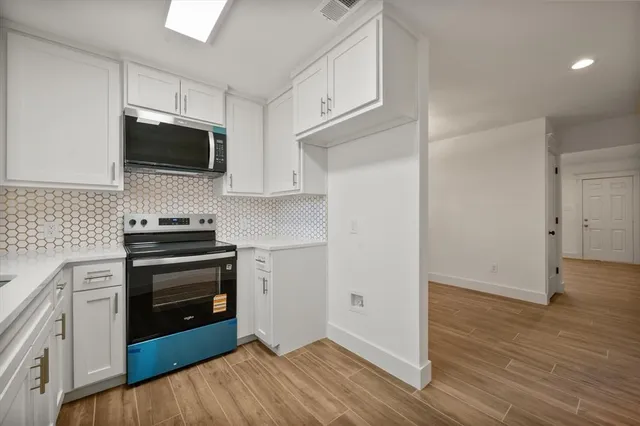 $274,000 | 520 Northwest Charlyne Drive, Burleson, TX 76028