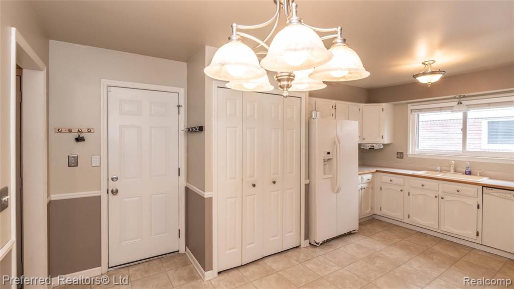 1439 Ranier Street Canton, MI 48187 - Photo 11 of 30