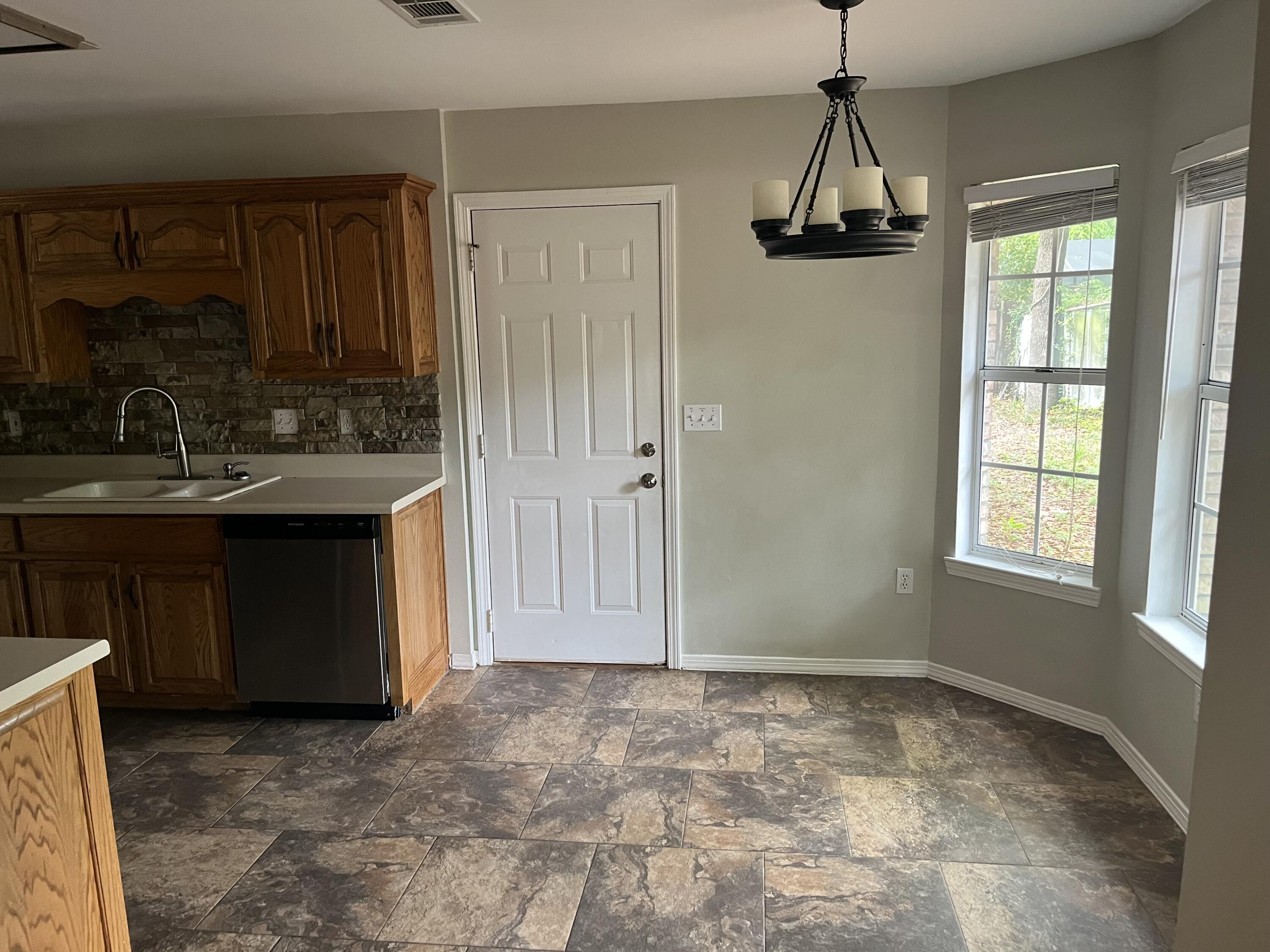 4602 Butler Court Crestview, FL 32539 - Photo 5 of 16 Eat-in Kitchen