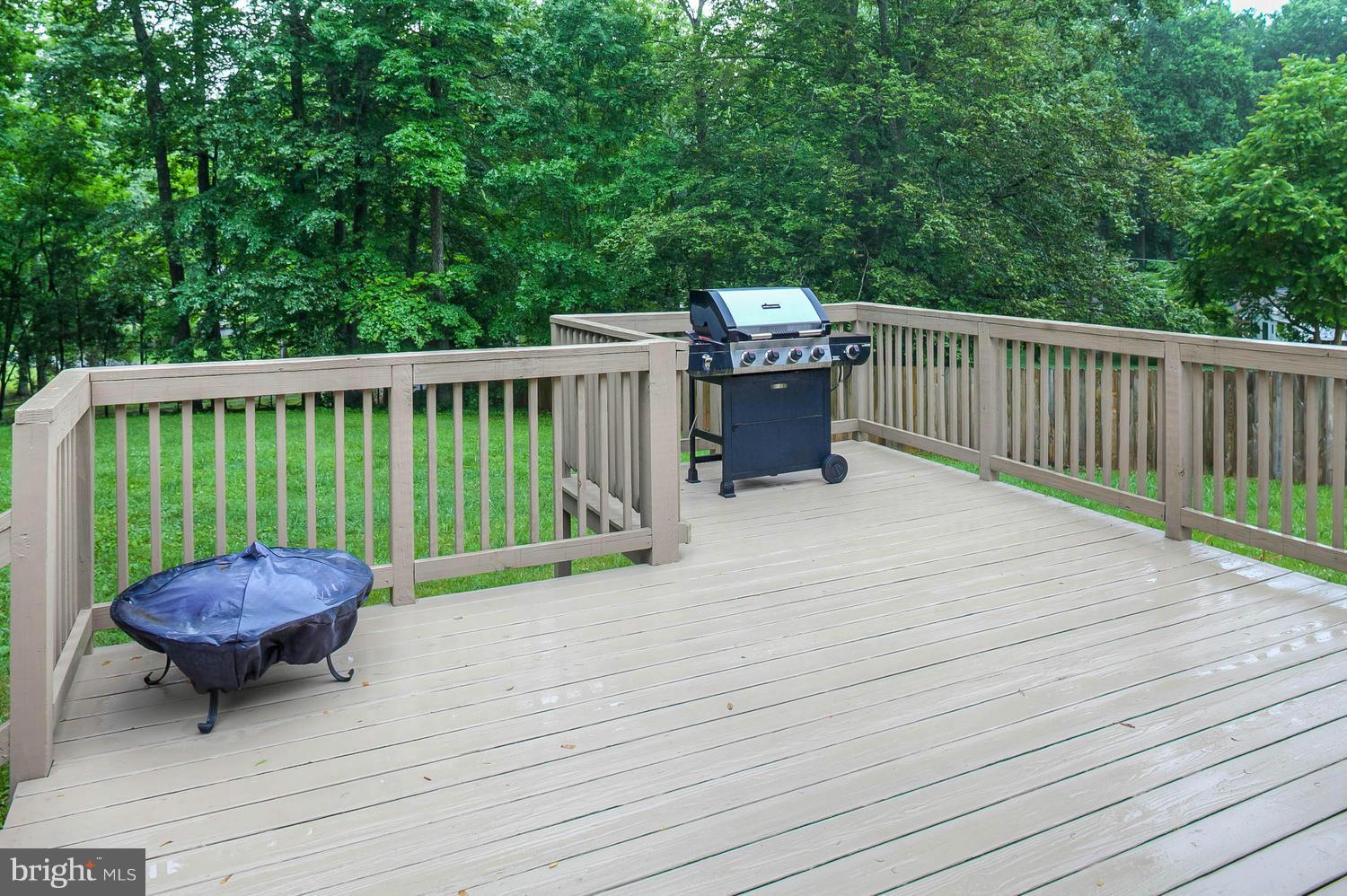 2561 Mountain View Road Stafford, VA 22556 - Photo 25 of 28 Deck