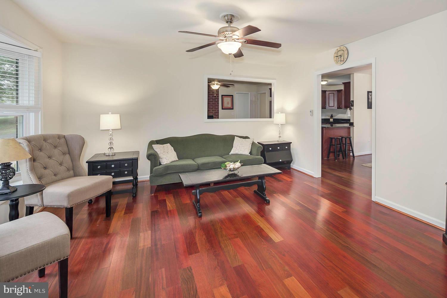 2561 Mountain View Road Stafford, VA 22556 - Photo 5 of 28 Living Room
