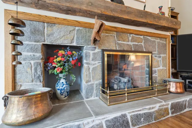 $945,000 | 126 Primrose Lane, Hartford, VT 05059